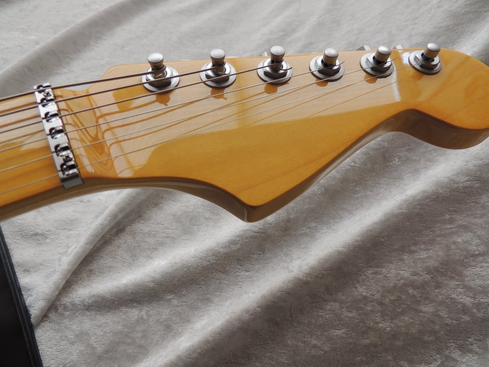 Elguitar, andet mærke Fender Strat