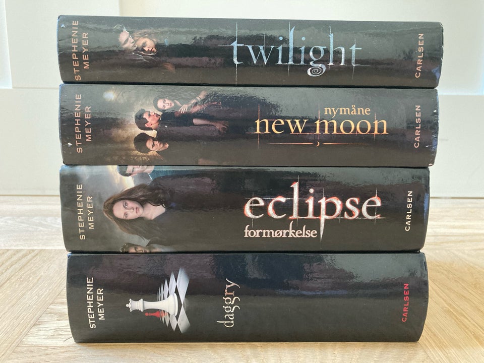 Twilight 1-4 på dansk Stephenie