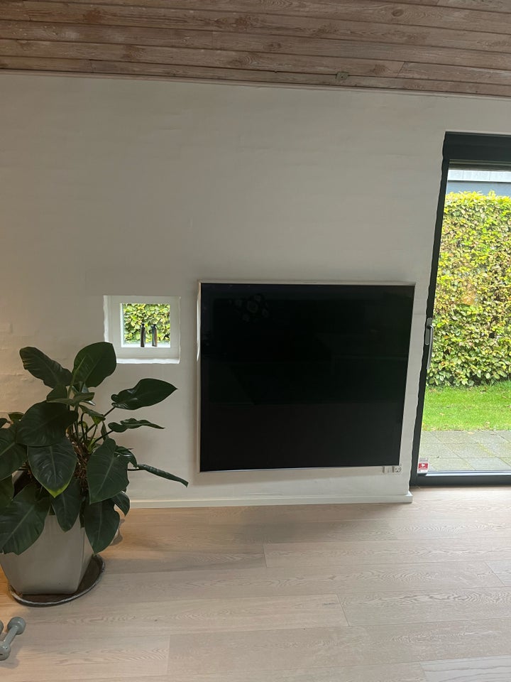 Bang  Olufsen, BeoVision 10, 46