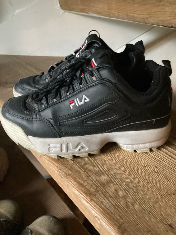 Sneakers str 37 Fila