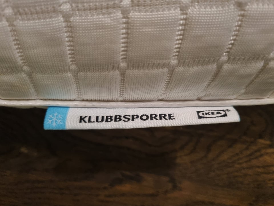 Pude, Ikea klubsporre