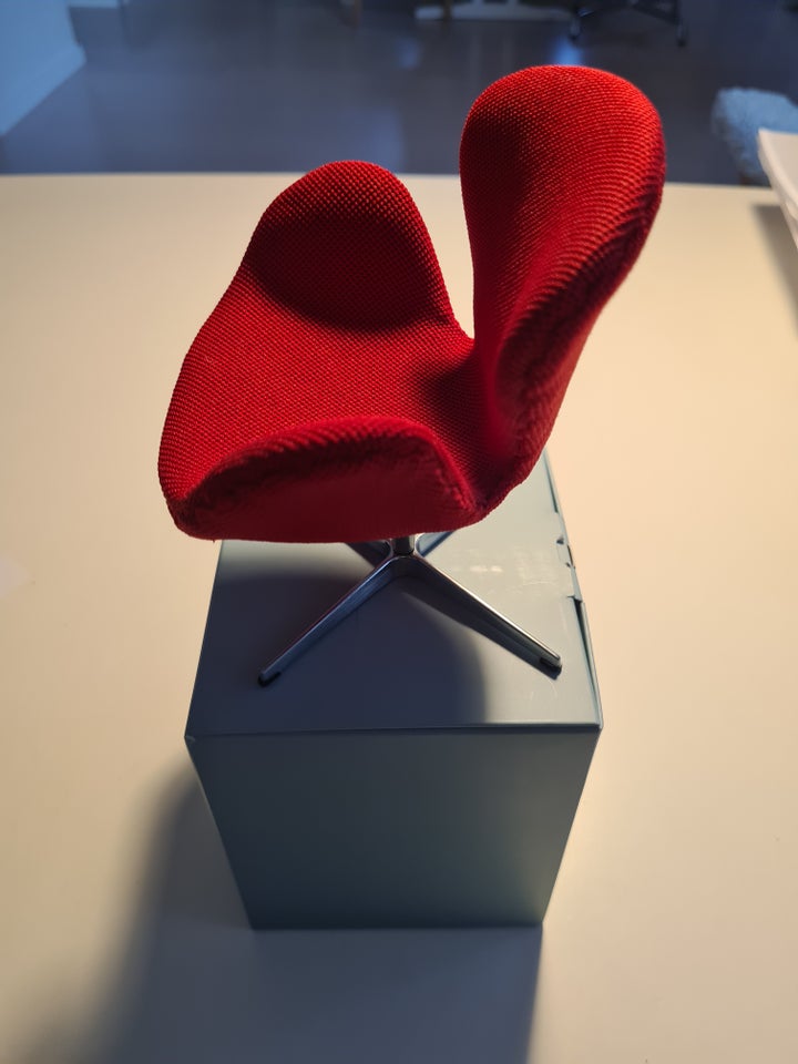 Arne Jacobsen, Miniature svane,