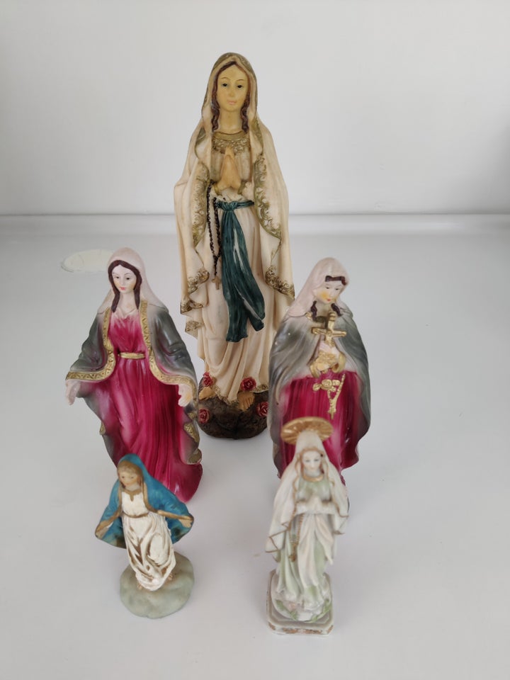 Madonna figure -