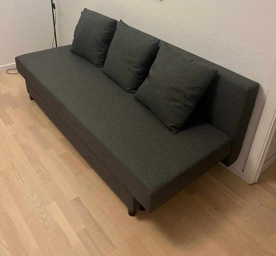 Sovesofa, IKEA, b: 135 l: 191 h: 42