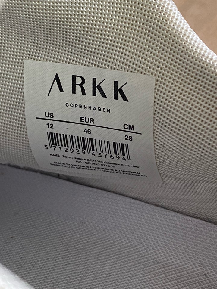 Sneakers Arkk str 46