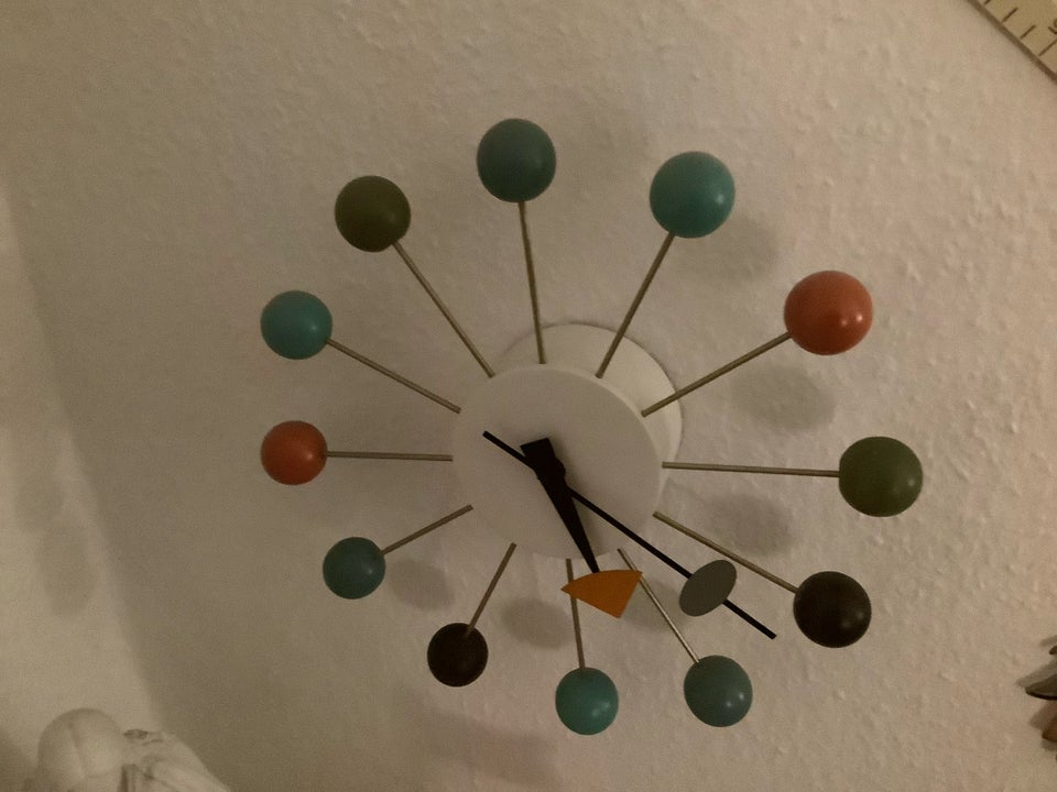 Eames, Ball clock, Vægur