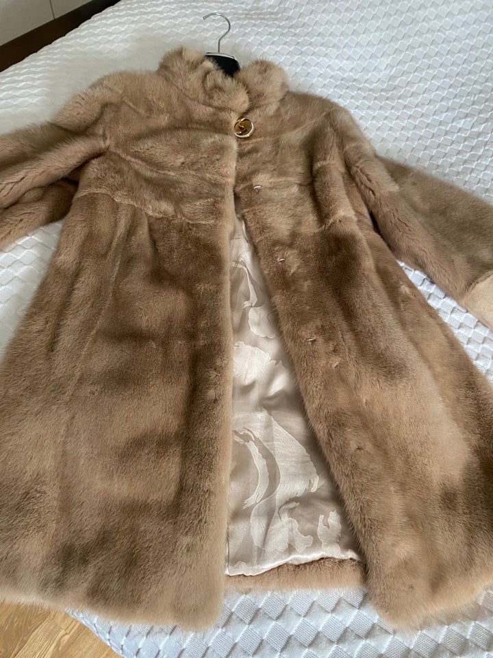 Pels, str. 38, Aobaisai furs