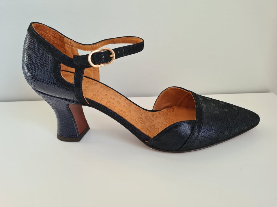 Pumps, str. 40, Chie Mihara