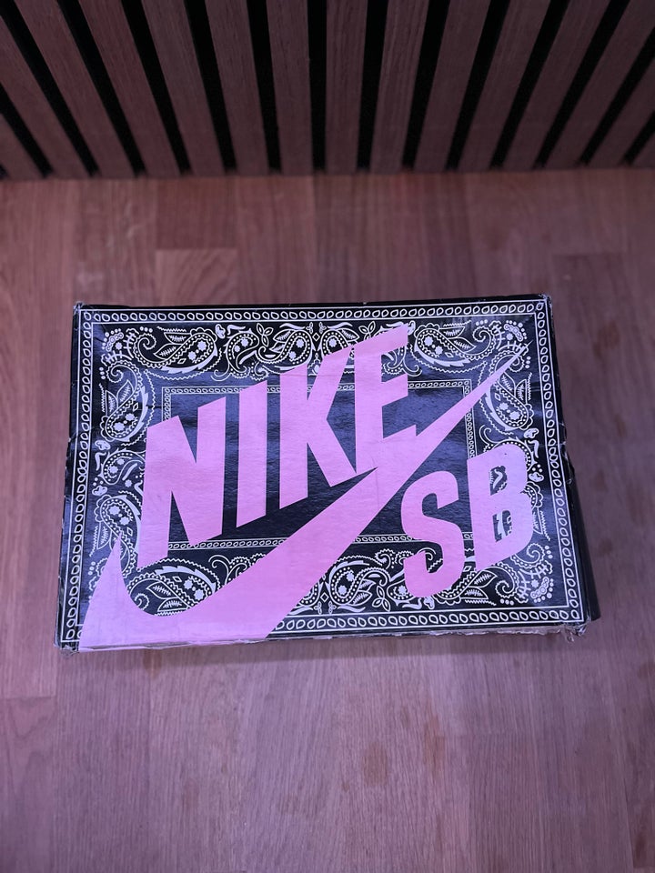 Fritidssko, str. 40, Nike sb dunk