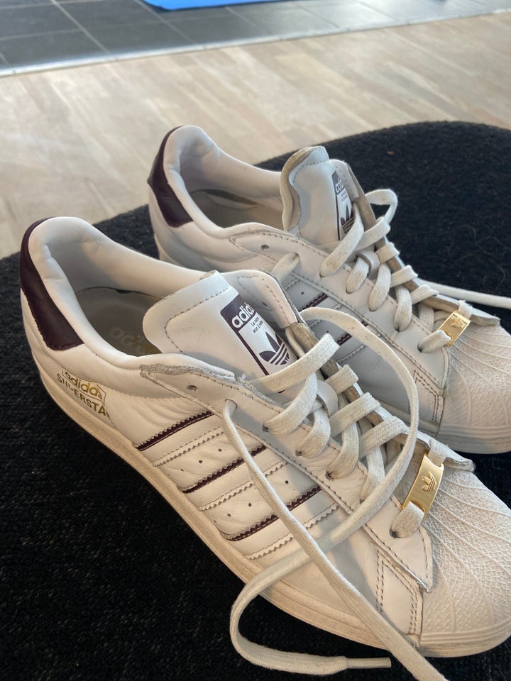 Sneakers, Adidas superstar, str.