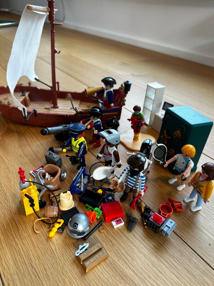 Playmobil, skib med 2 soldater og