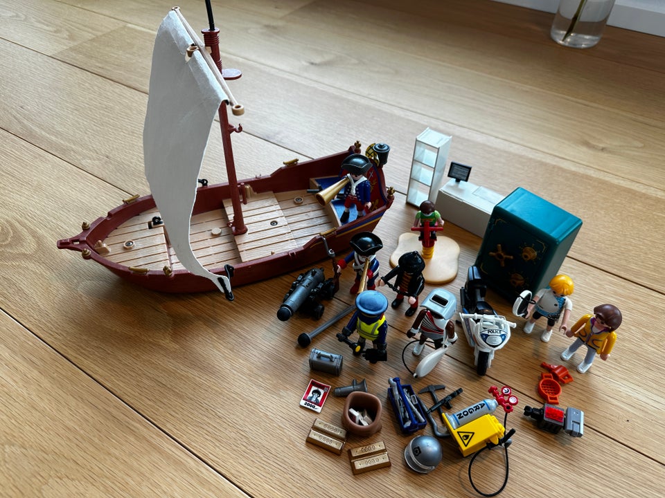 Playmobil, skib med 2 soldater og