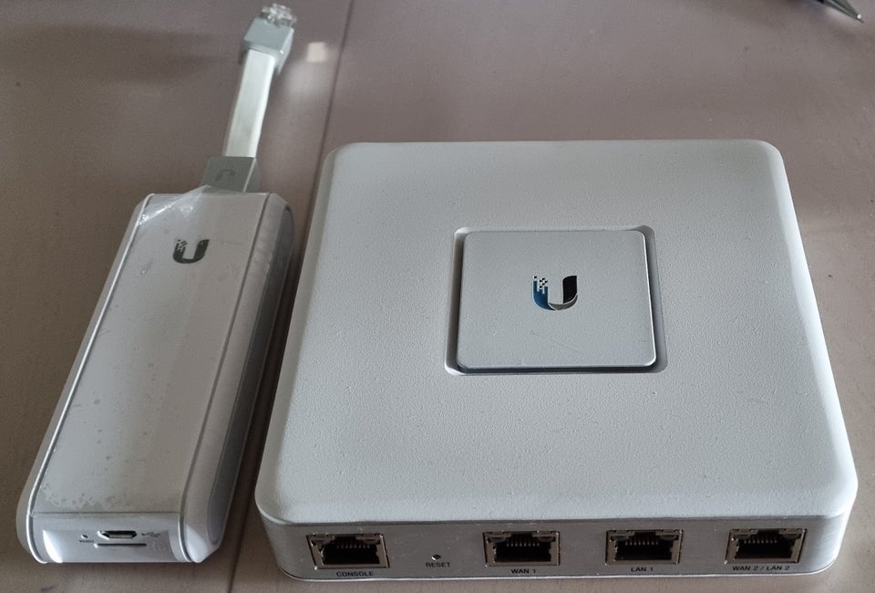 Router, UniFi - UBIQUITI, Perfekt