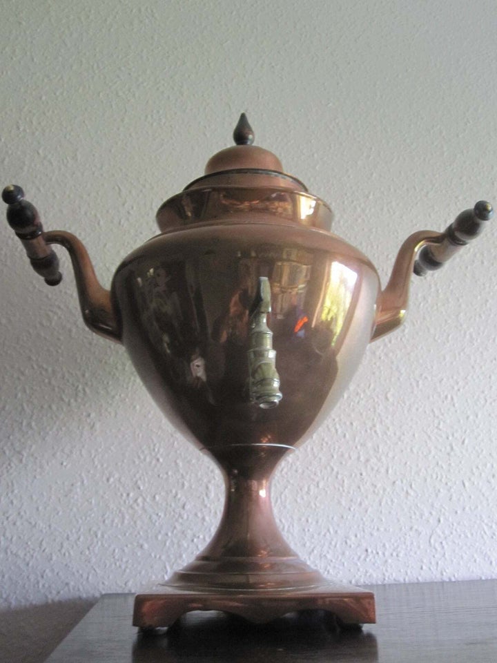 Andet gammel kobber samovar