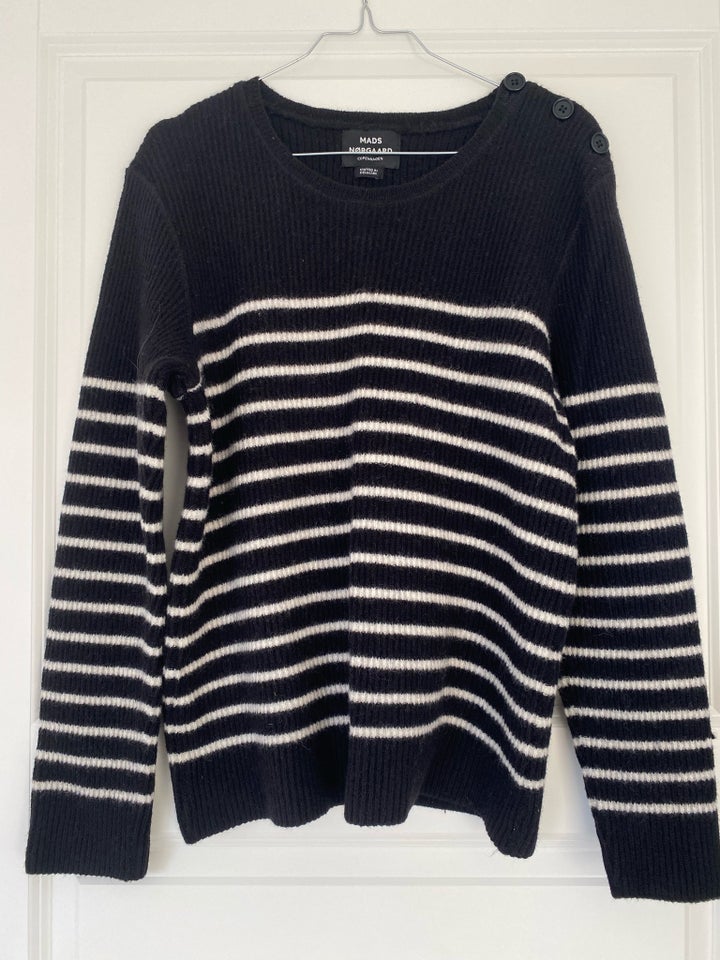 Sweater Mads Nørgaard  str 40