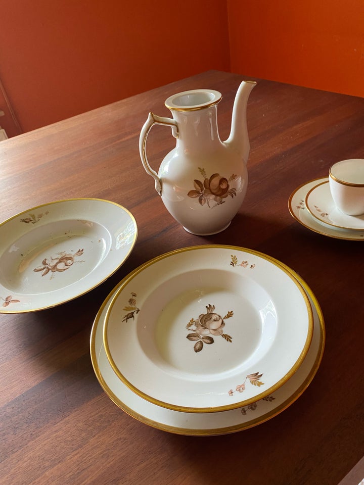 Porcelæn Spisestel og kaffestel