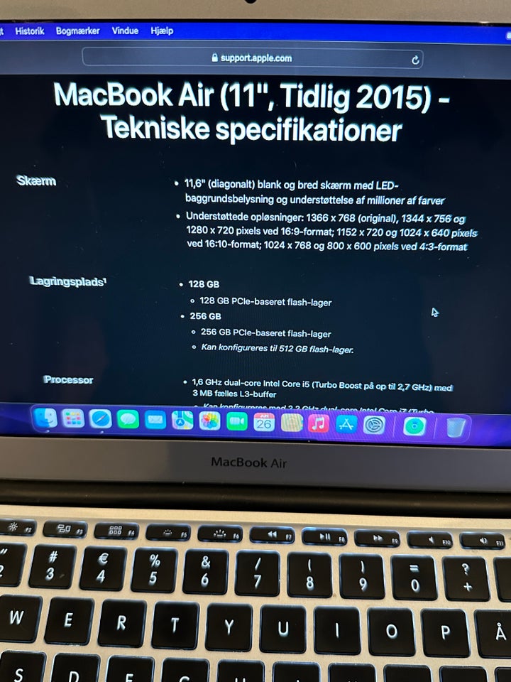 MacBook Air 11" 16 Ghz dual core