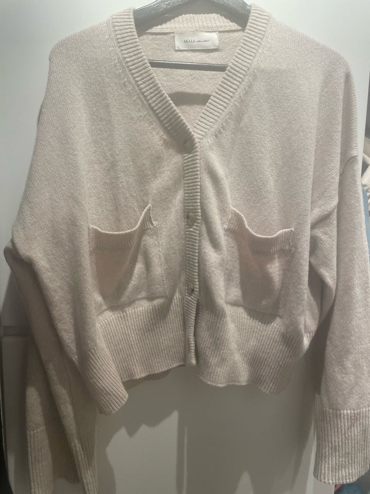 Cardigan Skall studio str 40