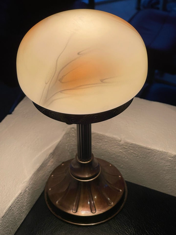 Anden bordlampe, Strindberg