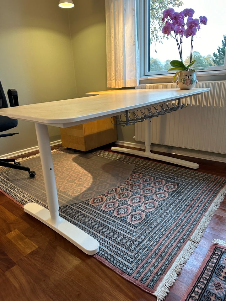 Skrivebord, Ikea, b: 160 d: 110 h: 70