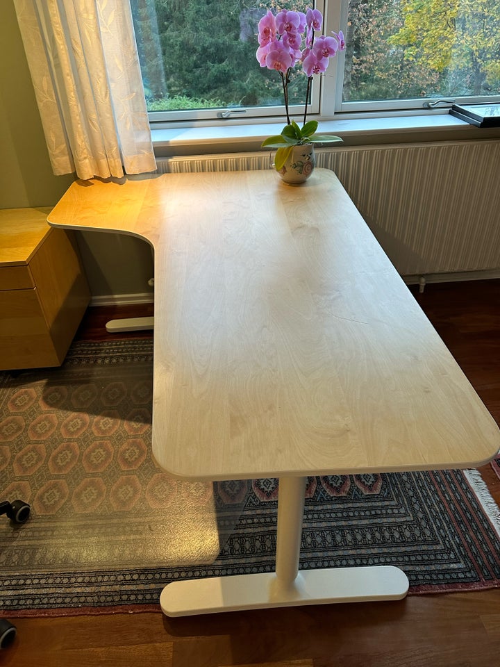 Skrivebord, Ikea, b: 160 d: 110 h: 70