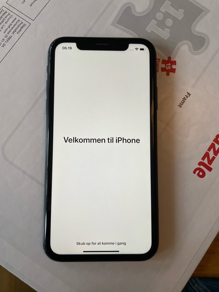 iPhone XR, 64 GB, sort