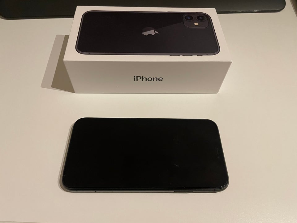 iPhone 11, 128 GB, sort