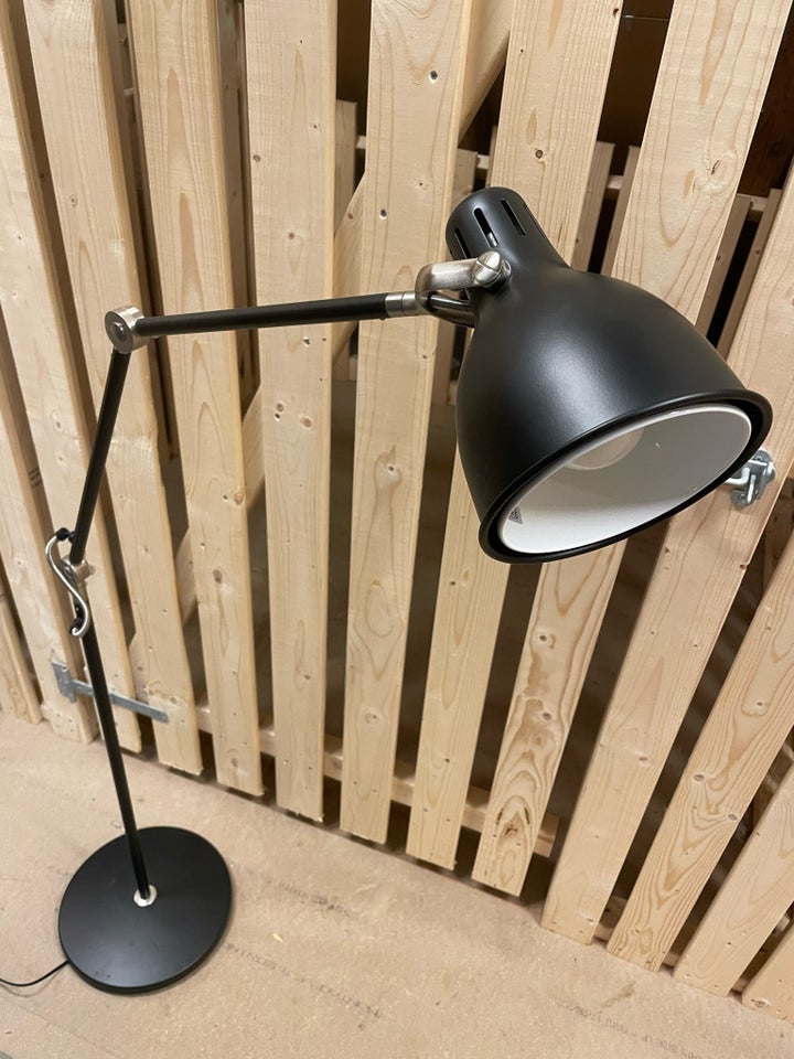 Gulvlampe, Ikea