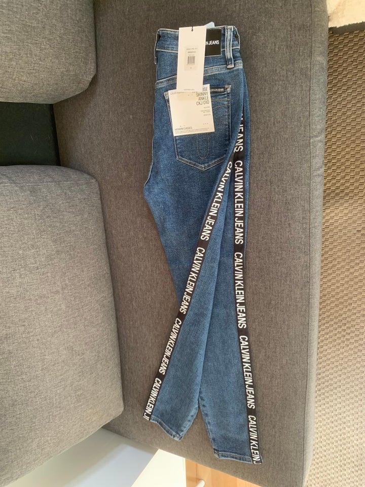 Jeans, Calvin Klein, str. 28