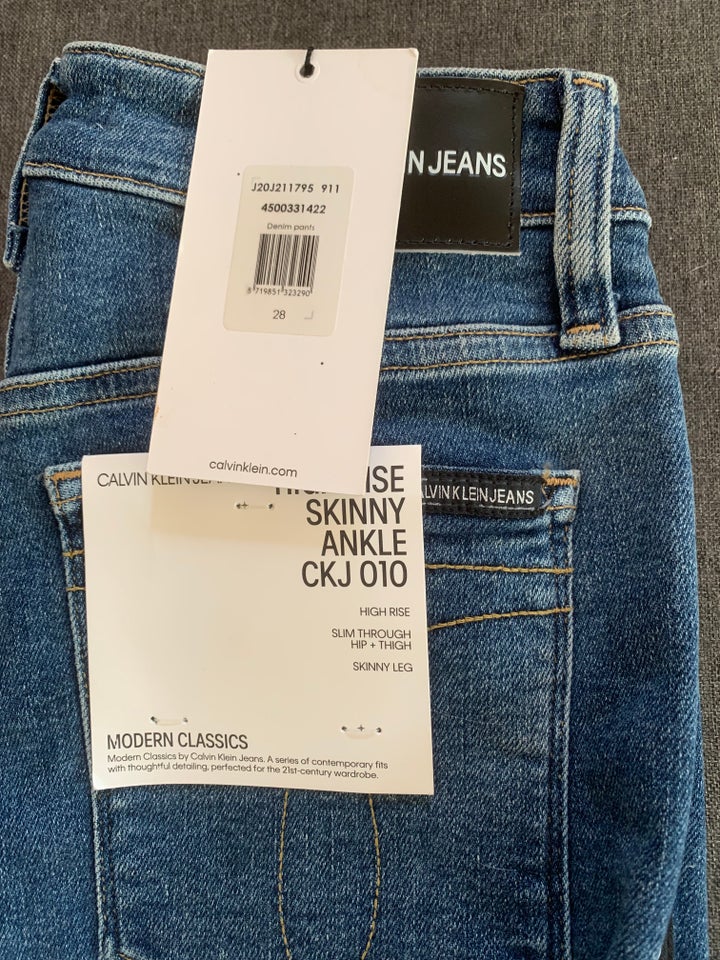 Jeans, Calvin Klein, str. 28