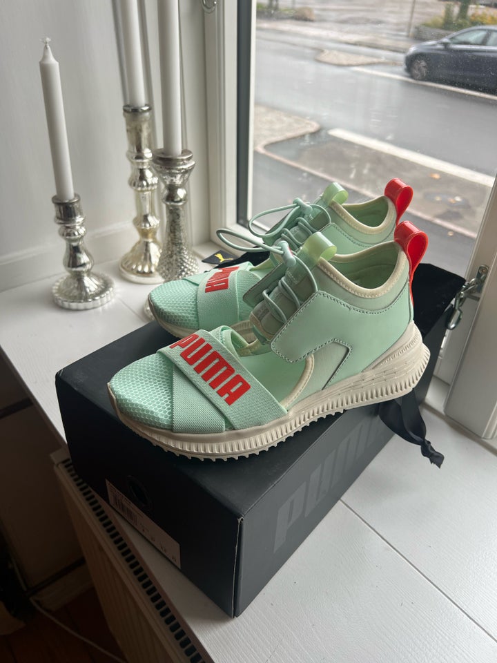 Sneakers, str. 37, Fenty x Puma