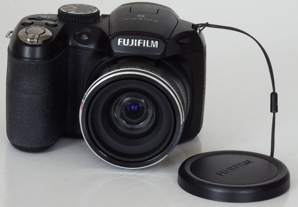 Fujifilm S2500HD 12 megapixels