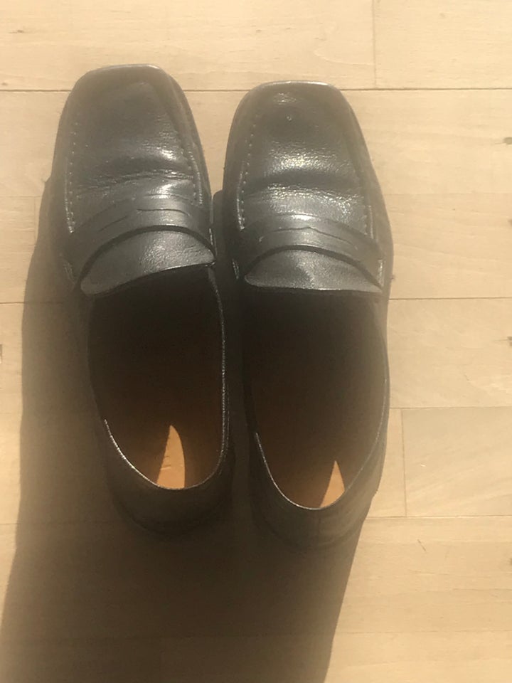 Loafers, str. 41, Notabene