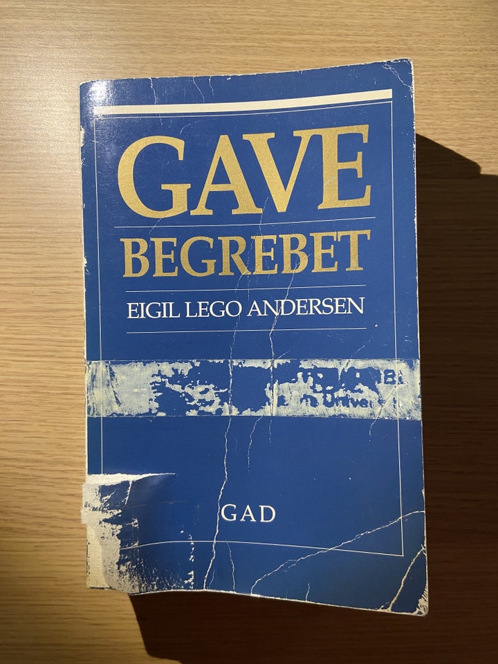 Gavebegrebet (1988), Eigil Lego