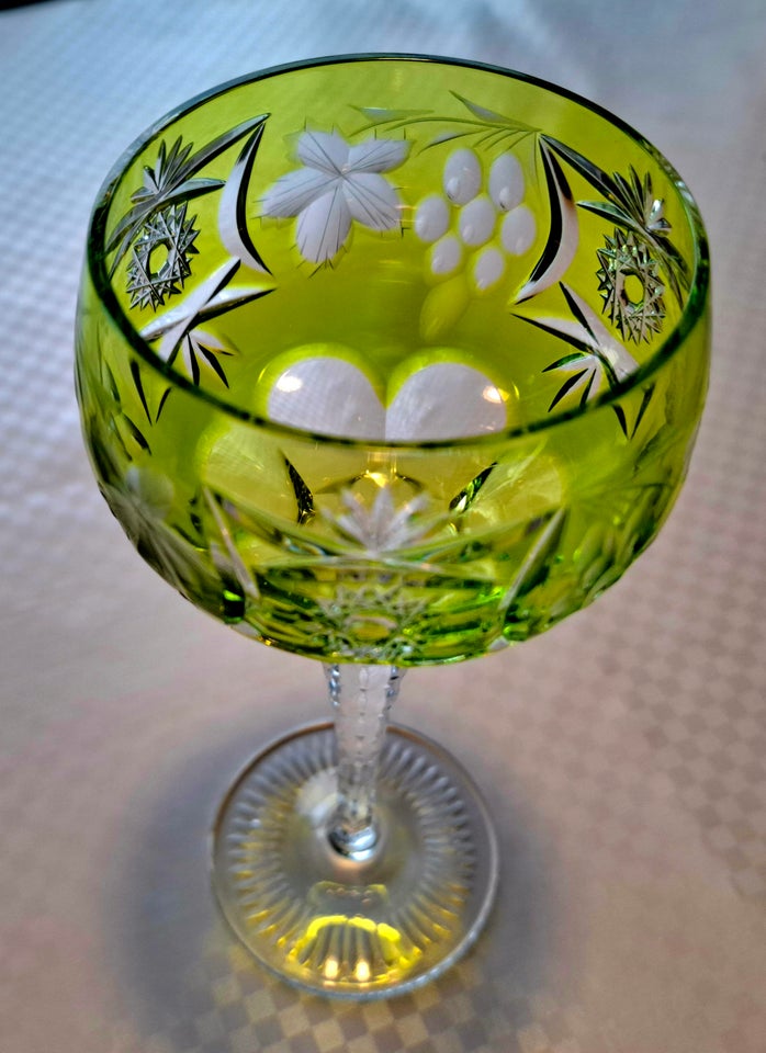 Glas, Vinglas, Farvede