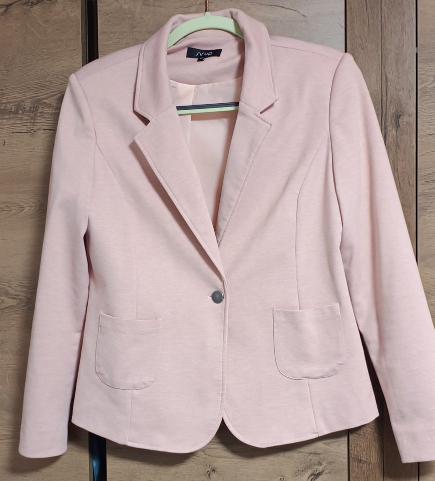 Blazer, str. 36, Sirup