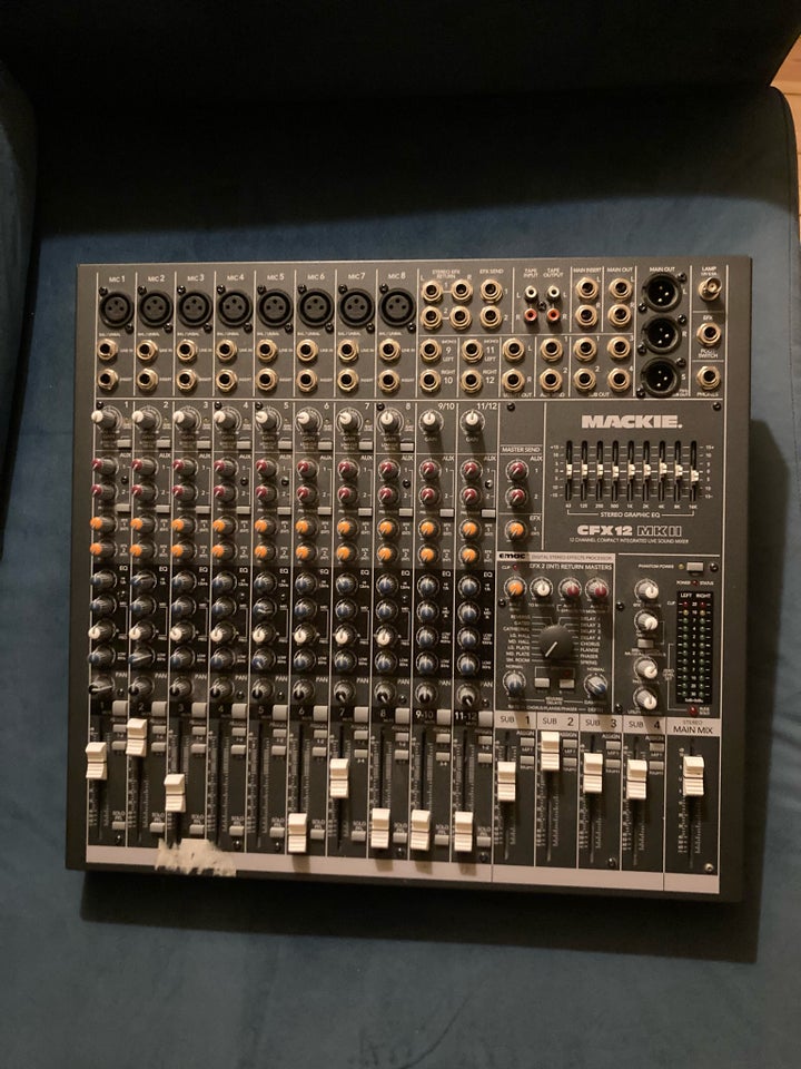 Mixer, Mackie CFX12 mkII