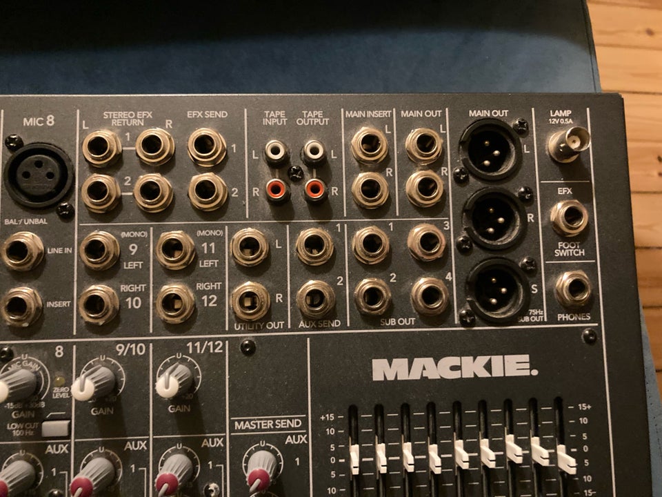 Mixer, Mackie CFX12 mkII