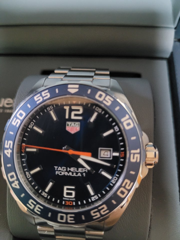 Herreur, Tag Heuer