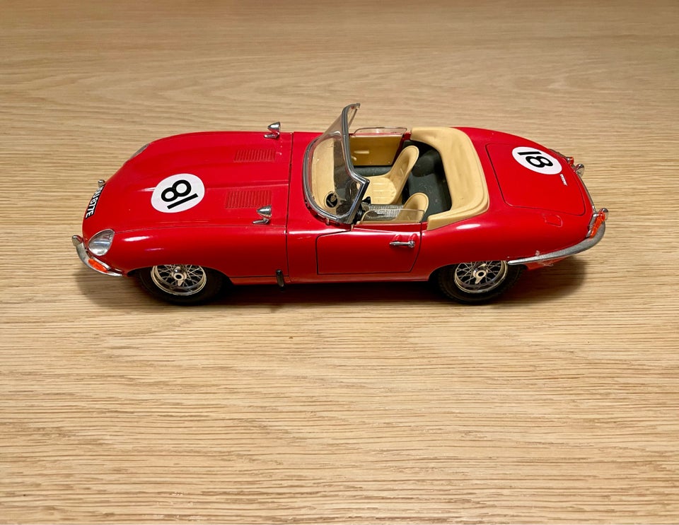 Modelbil, Bburago 1:18 Jaguar