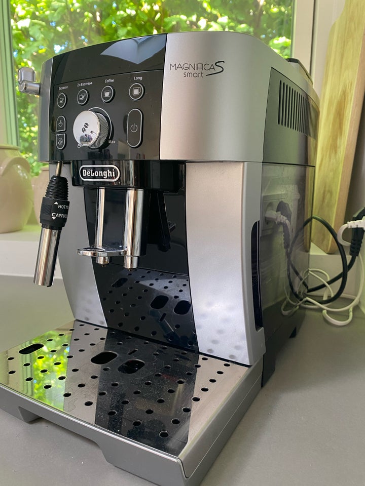 Kaffemaskine DeLonghi Magnofica