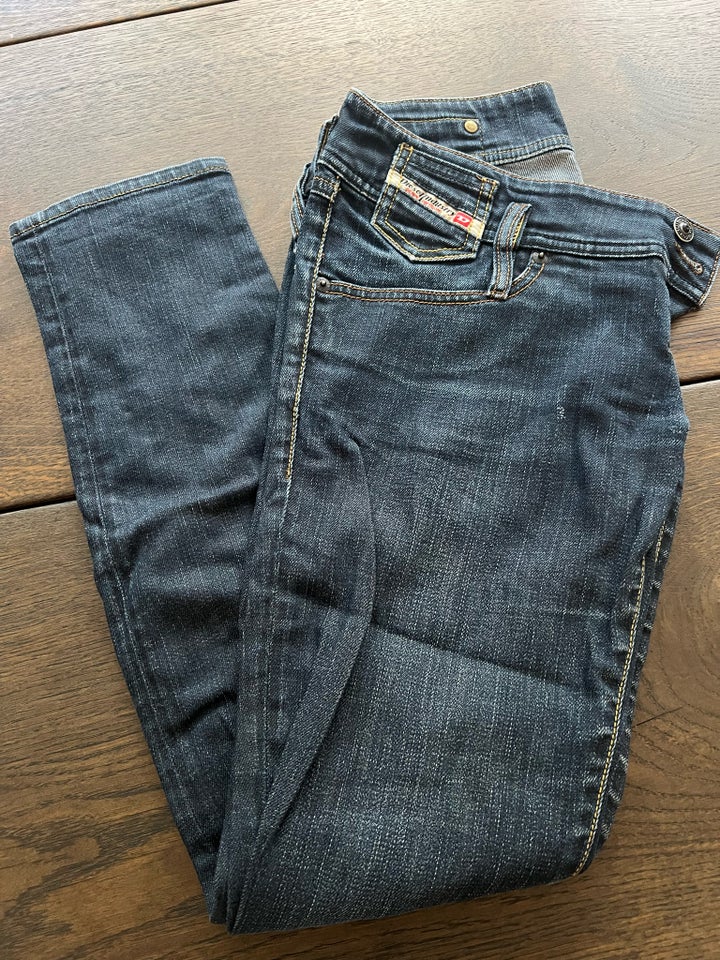 Jeans, Diesel, str. 27