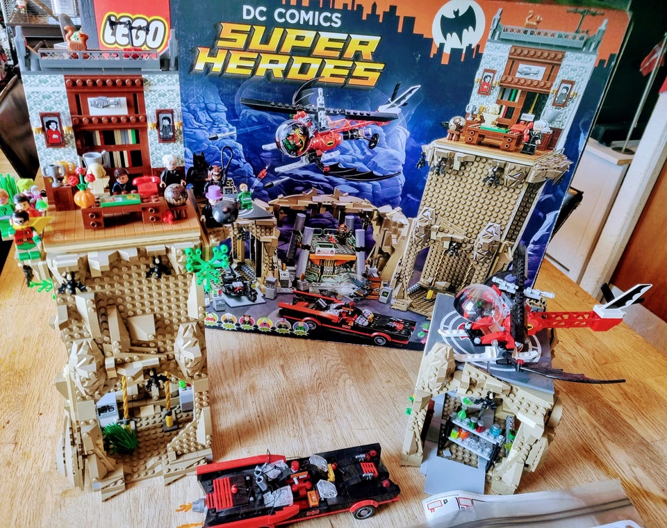 Lego Exclusives 76052