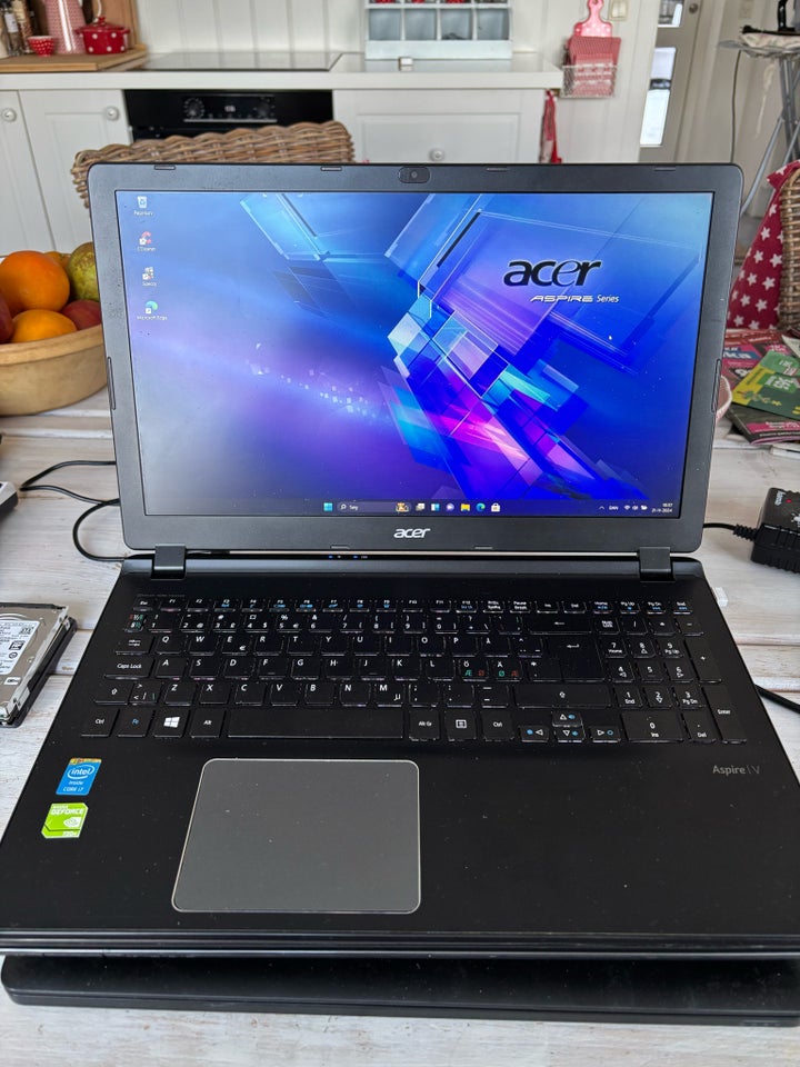 Acer Aspire V5 15.6" ( Win 11) , Intel