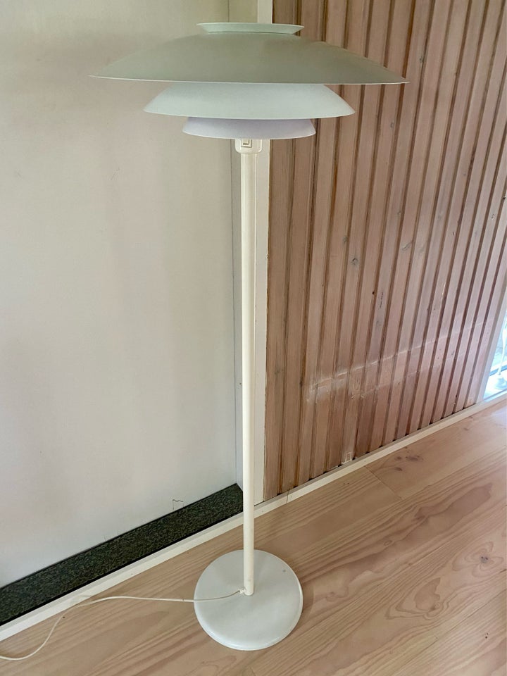 Gulvlampe, Form-ligth