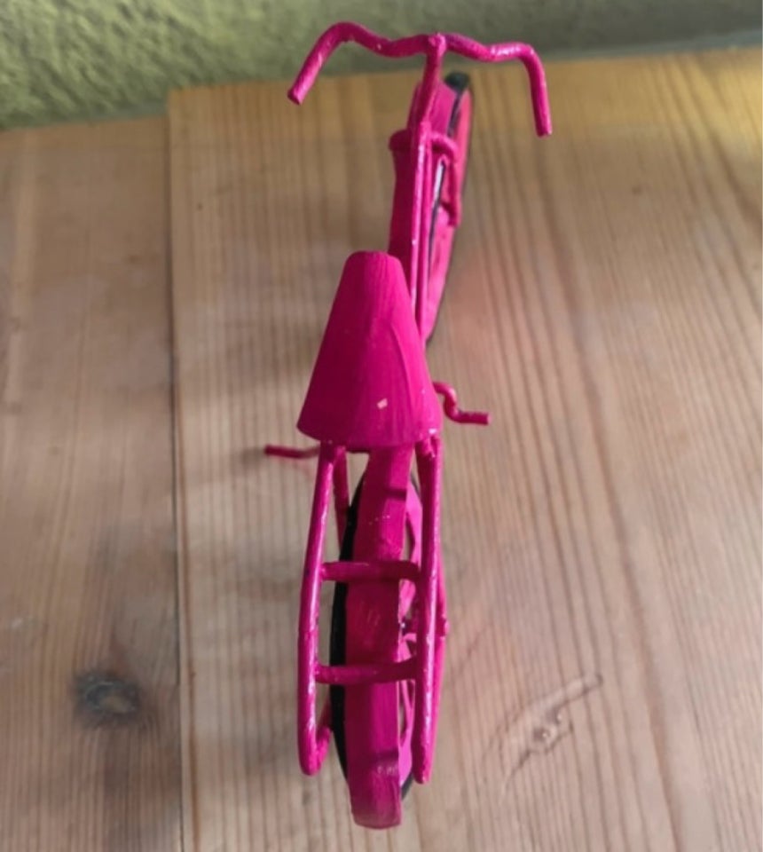 Sjælden pink metalcykel fra