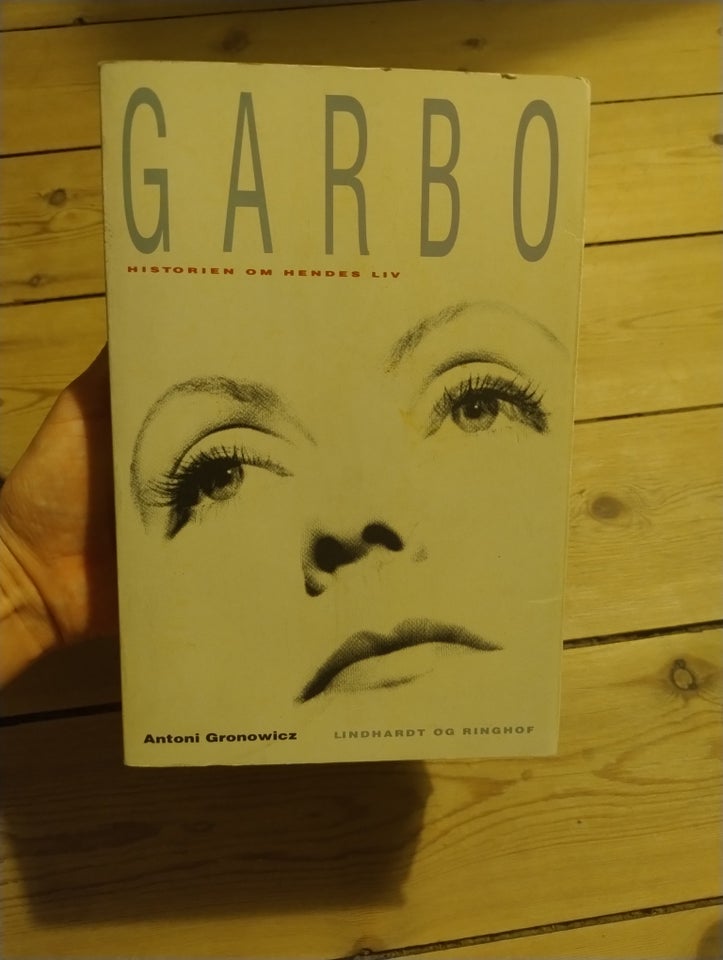 Garbo, en biografi med Greta Garbo,