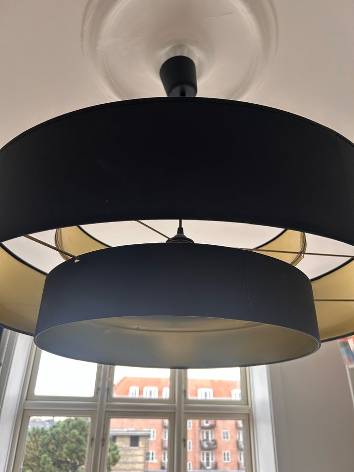 Anden loftslampe, Ukendt