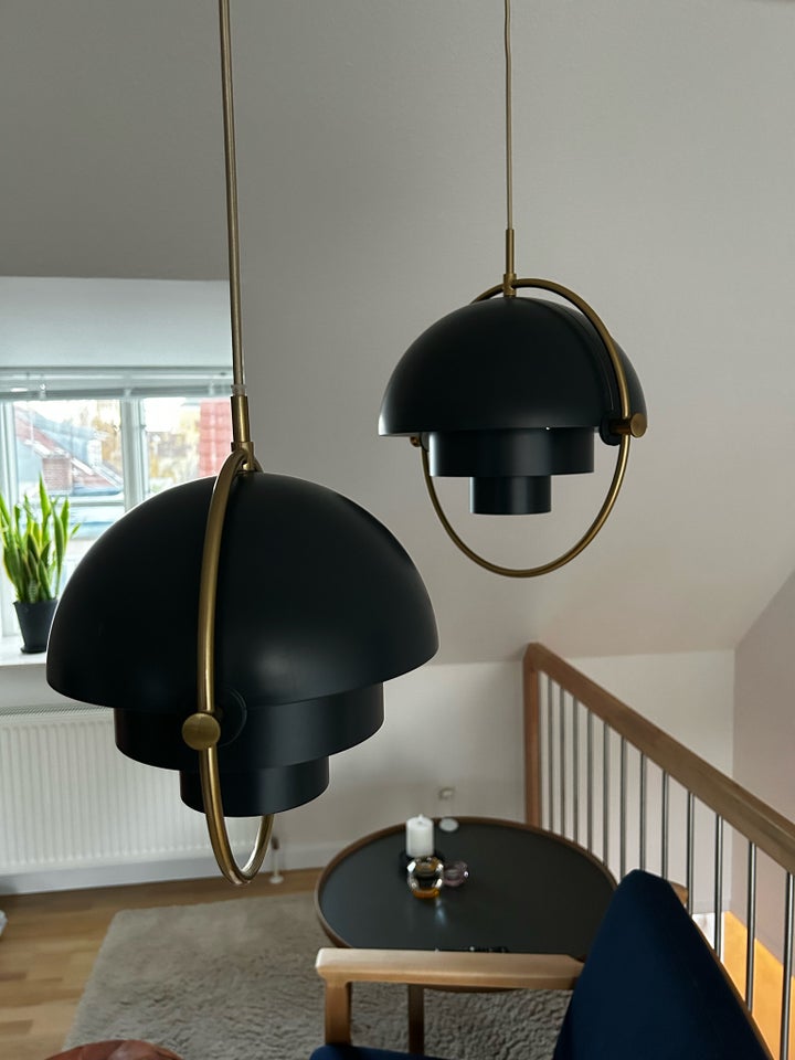 Anden loftslampe, Gubi