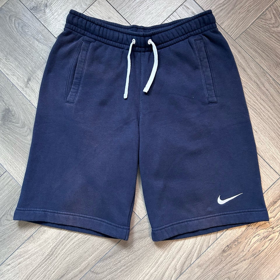 Shorts Nike str 36